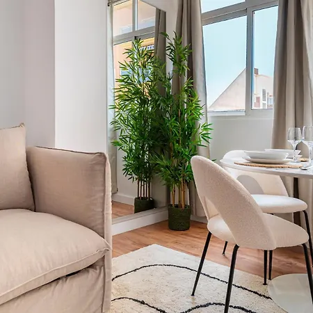 Апартаменты Cozy In With Views *