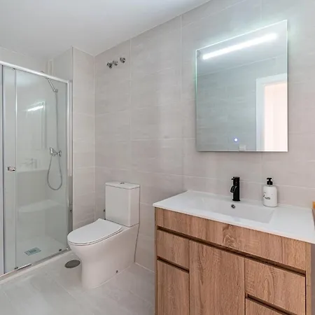 Апартаменты Cozy In With Views